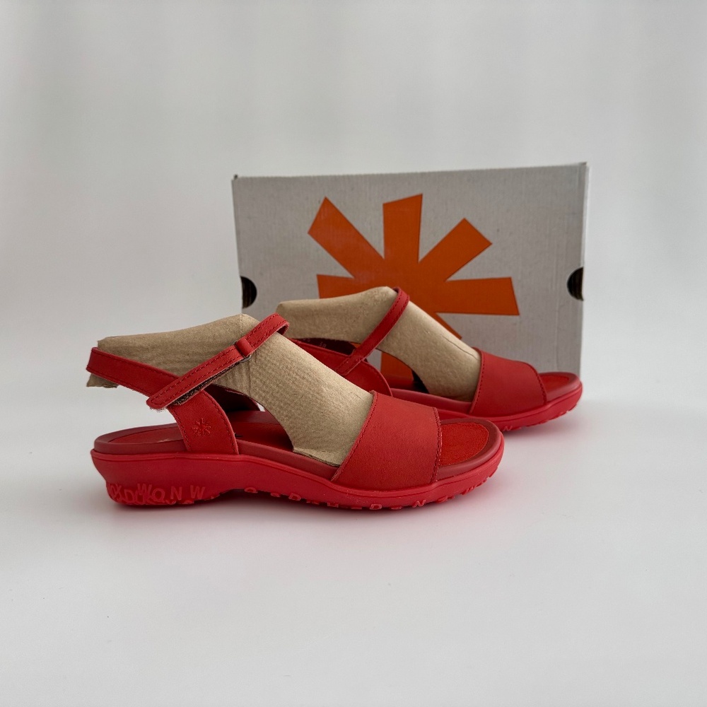 Art Antibes sandals in red size 38 NWT